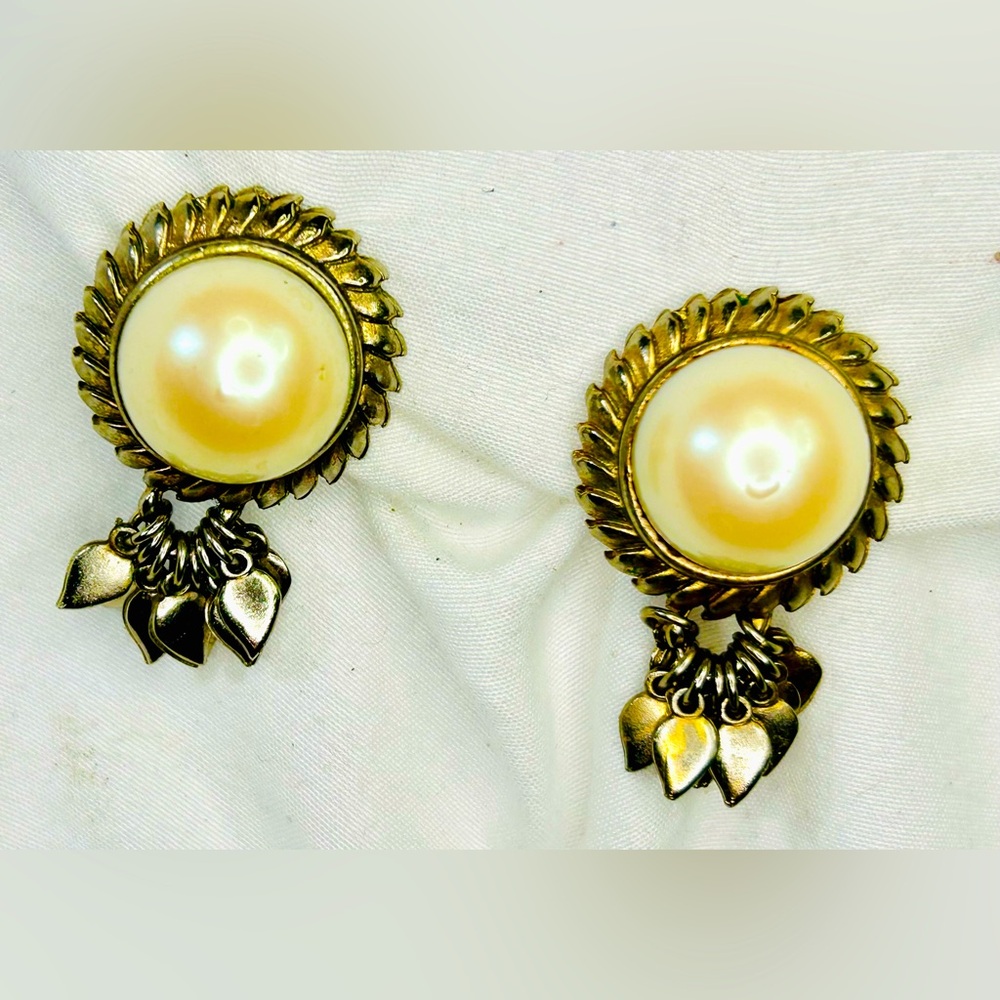 Vintage Leslie Block Gold Tone and Dome Faux Pearl Dangle Charm Clip On Earrings